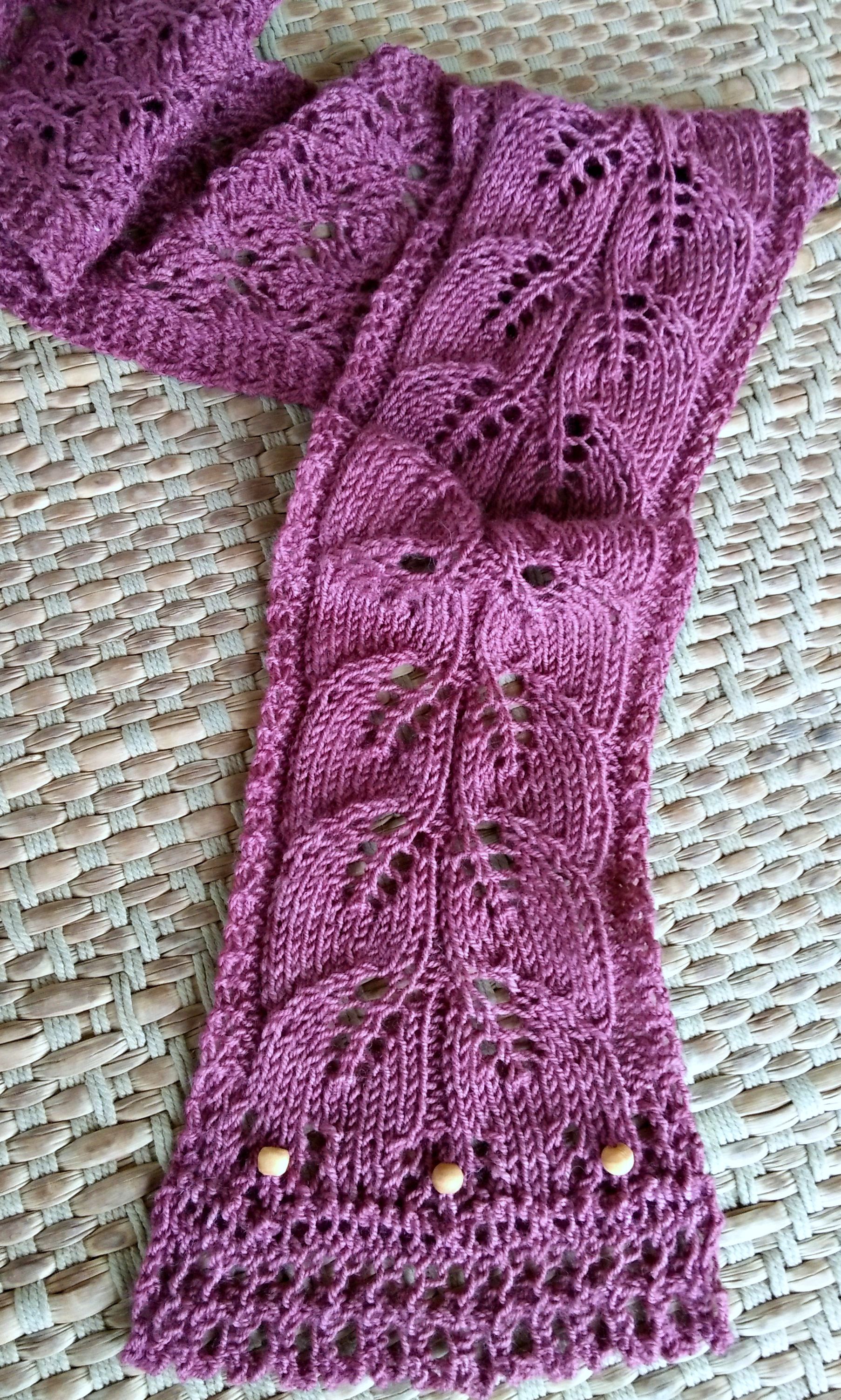 Free Lace Knit Scarf Pattern: Skinny Leaves - This Man Knits