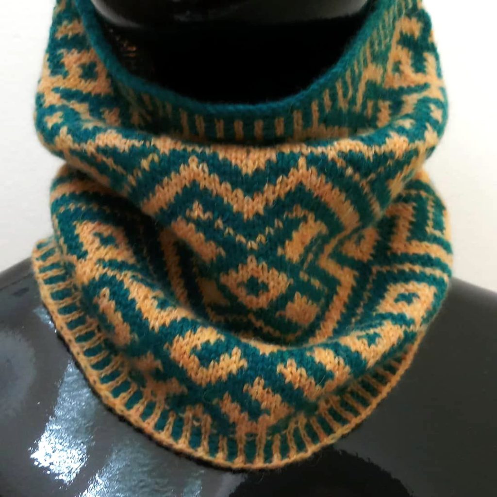 Cable Knit Fisherman's Wife Scarf Neck warmer Blackest Black