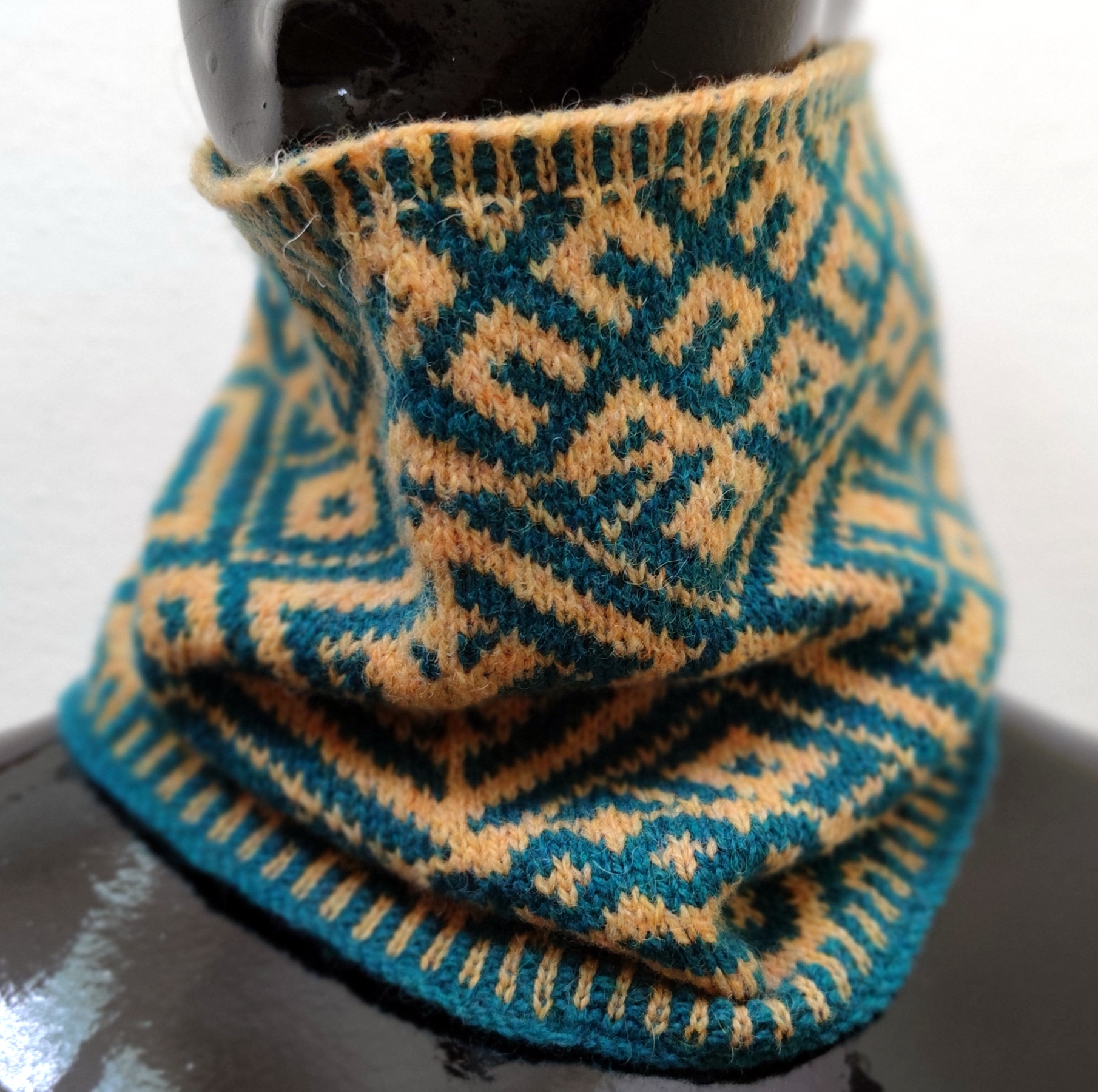 Embroidery-inspired Fair Isle Neck Warmer