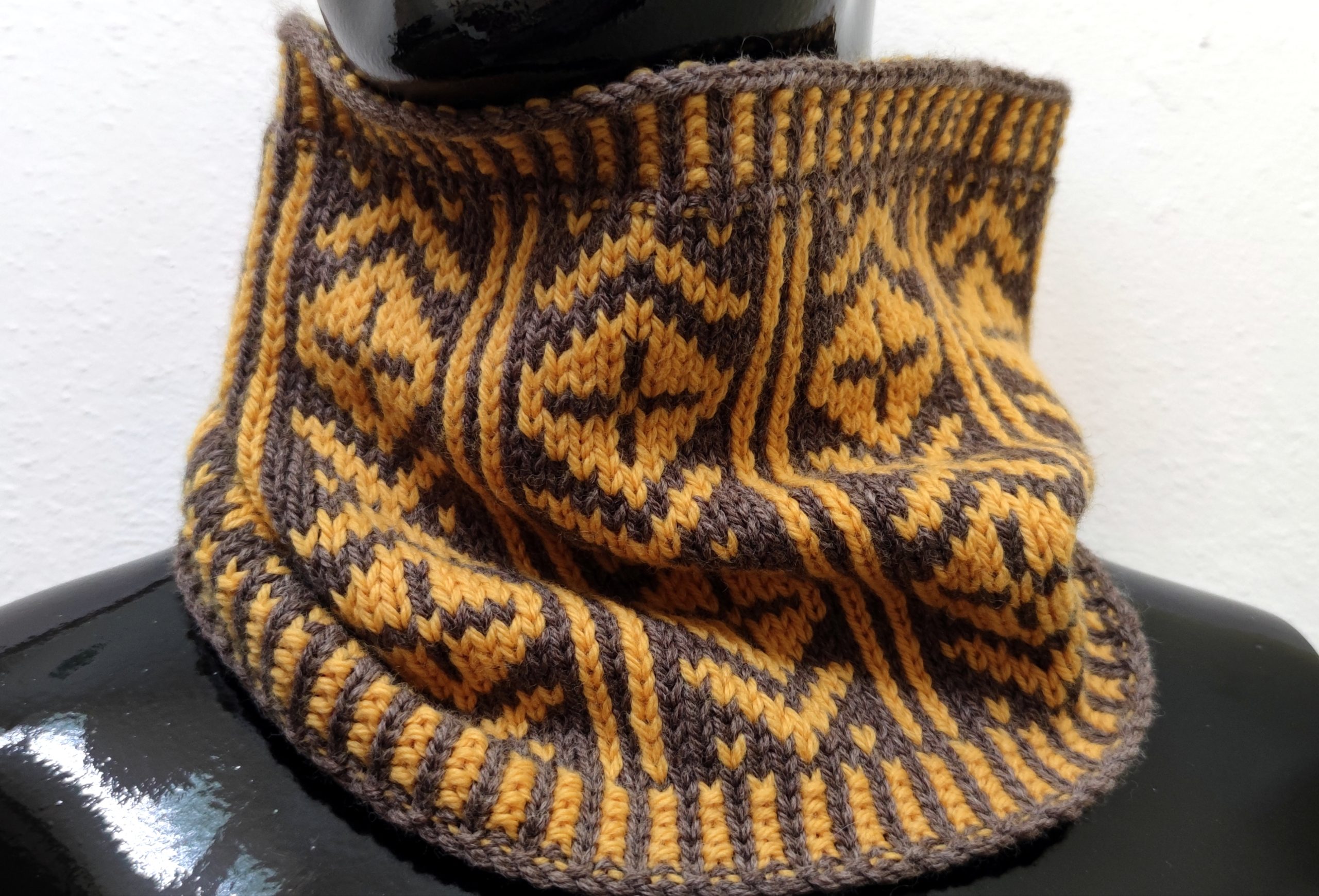 Vertical Fair Isle Cowl